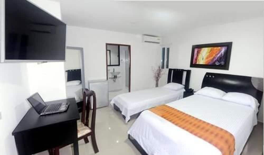 Hotel Intersuites بارانكويلا المظهر الخارجي الصورة